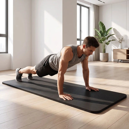 homme fait pompes sur tapis de gym épais enroulable