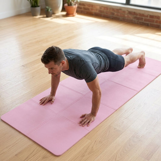 homme fait yoga sur Tapis de sport pliable