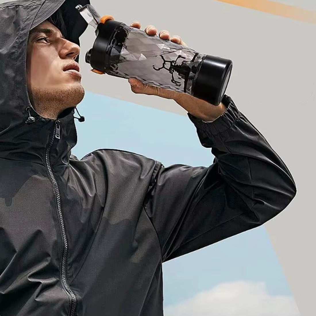 shaker-proteine-noir-pour-sportif